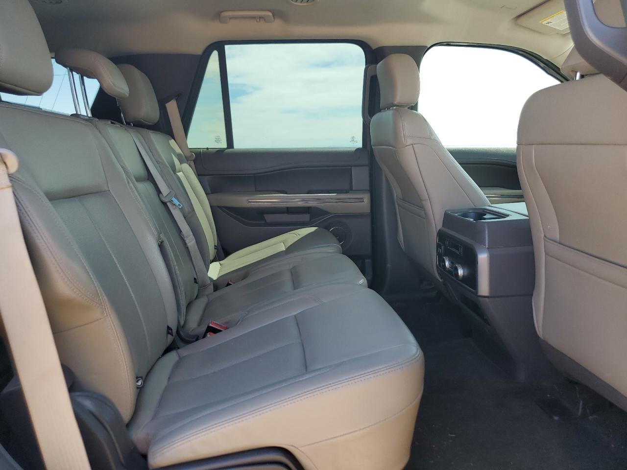 2019 Ford Expedition Xlt VIN: 1FMJU1JT2KEA32912 Lot: 63445075