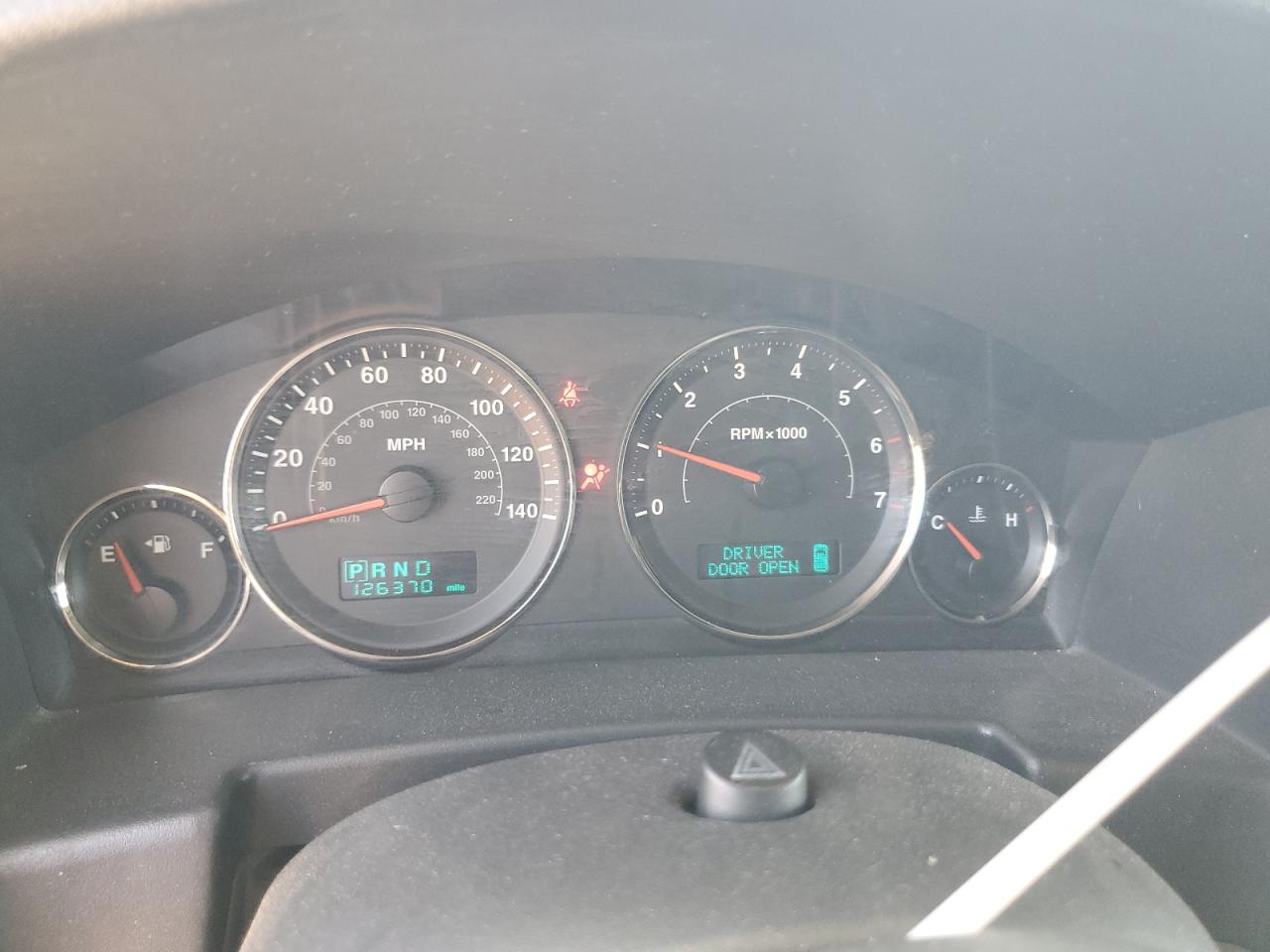 2016 Jeep Commander VIN: 1J8HH48NX6C330781 Lot: 66964105