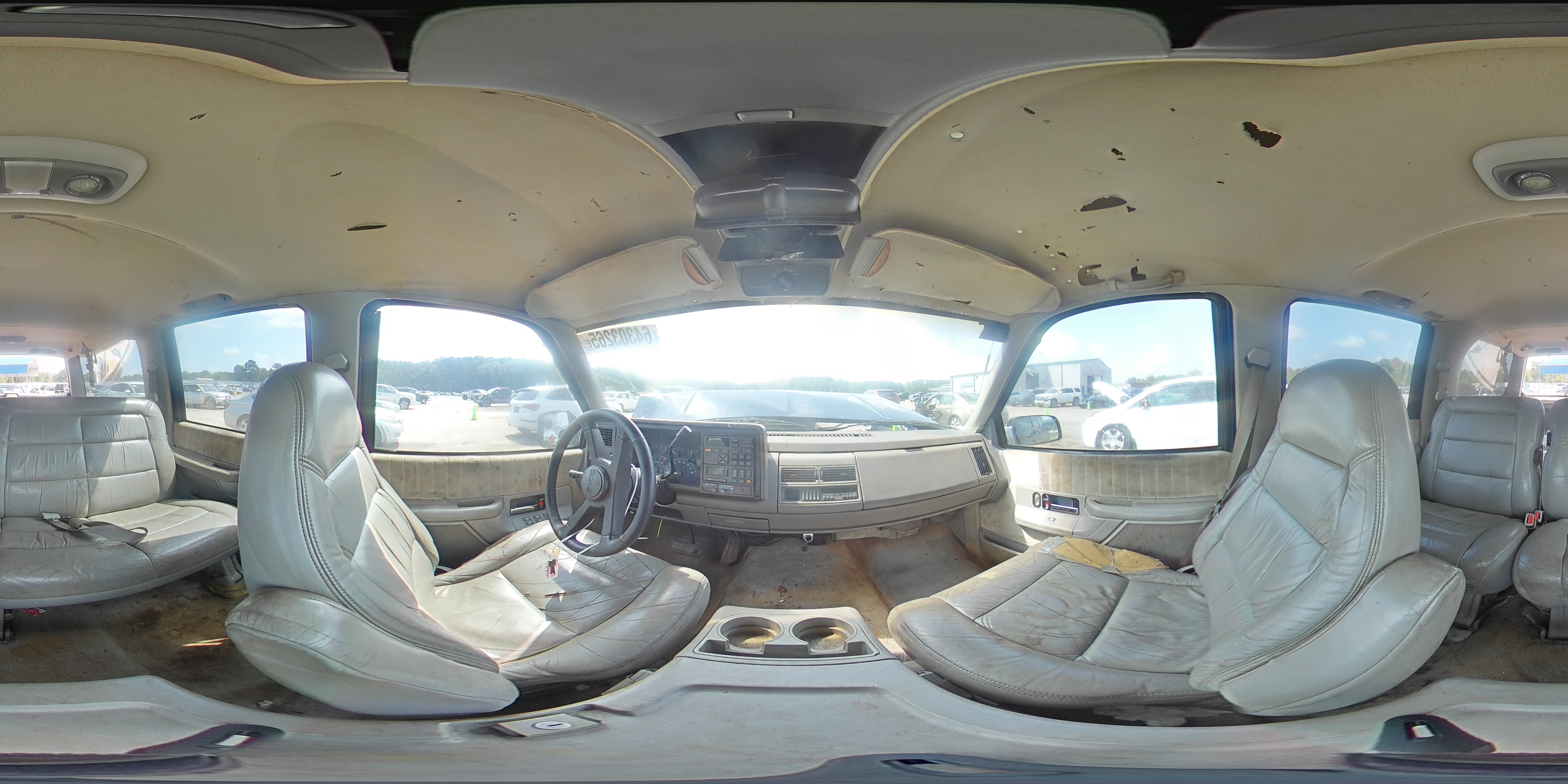 1994 GMC Suburban C1500 VIN: 1GKEC16KXRJ724950 Lot: 64303265