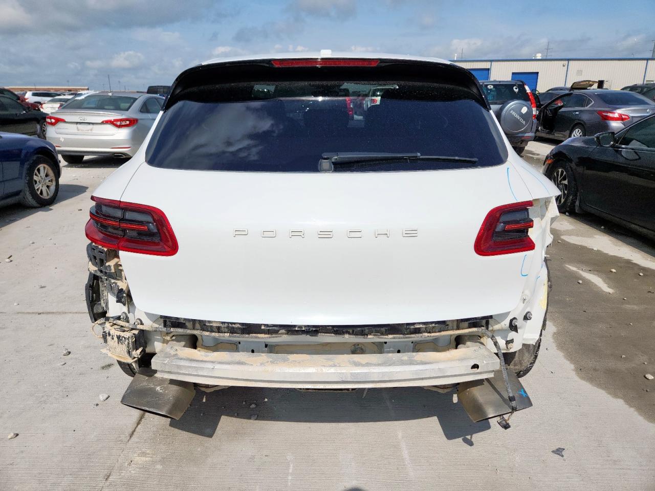 2018 Porsche Macan VIN: WP1AA2A58JLB10199 Lot: 64067365