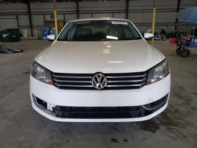 Sedans VOLKSWAGEN PASSAT 2014 Biały
