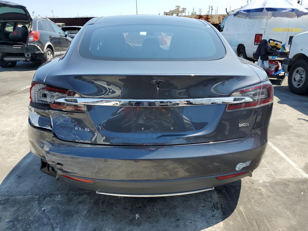 2016 Tesla Model S VIN: 5YJSA1E22GF136325 Lot: 65238105