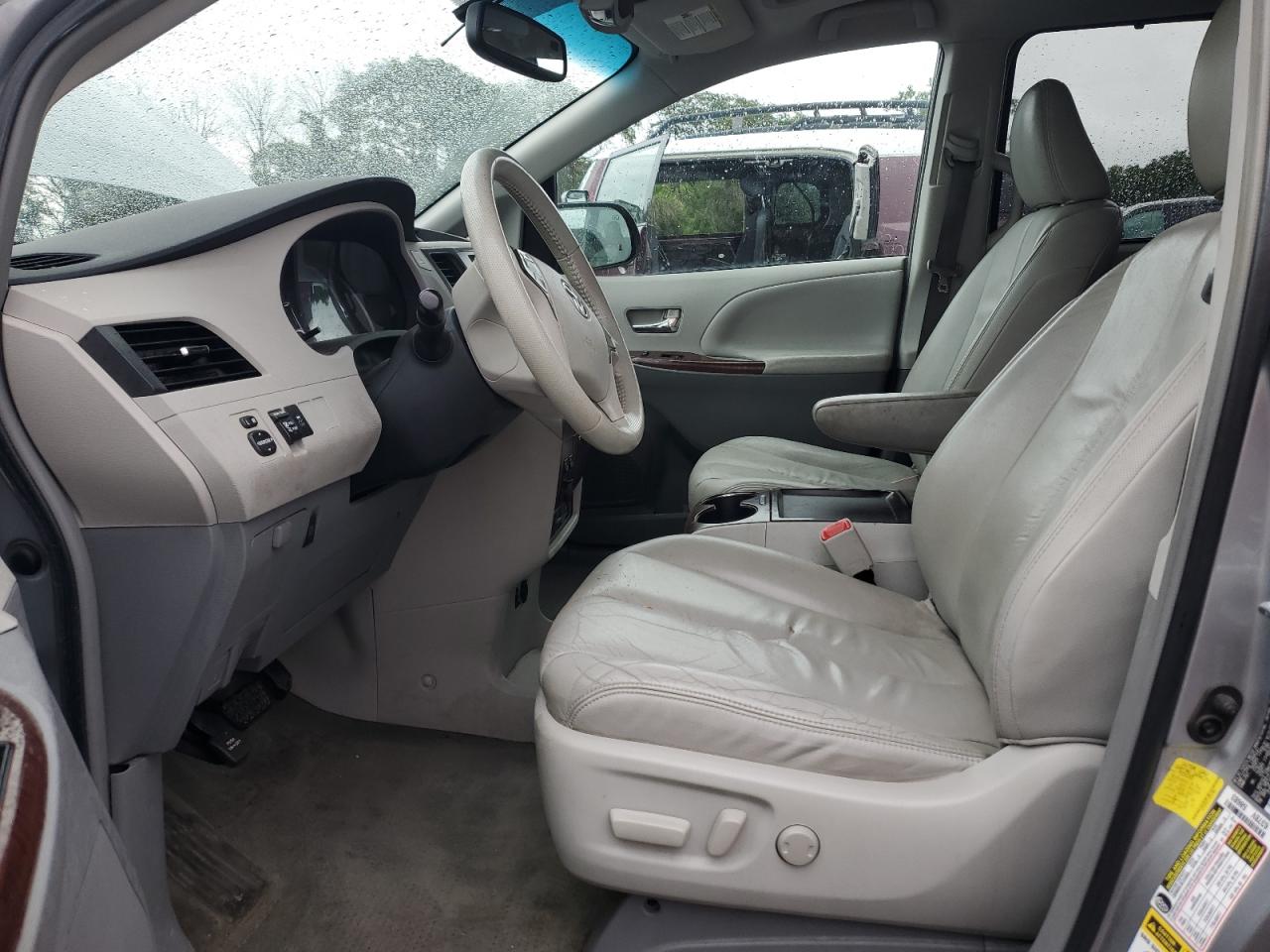 2011 Toyota Sienna Xle VIN: 5TDYK3DC7BS157088 Lot: 64412675
