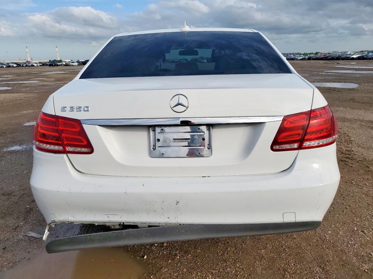 2014 Mercedes-Benz E 350 VIN: WDDHF5KB8EA821416 Lot: 63701335