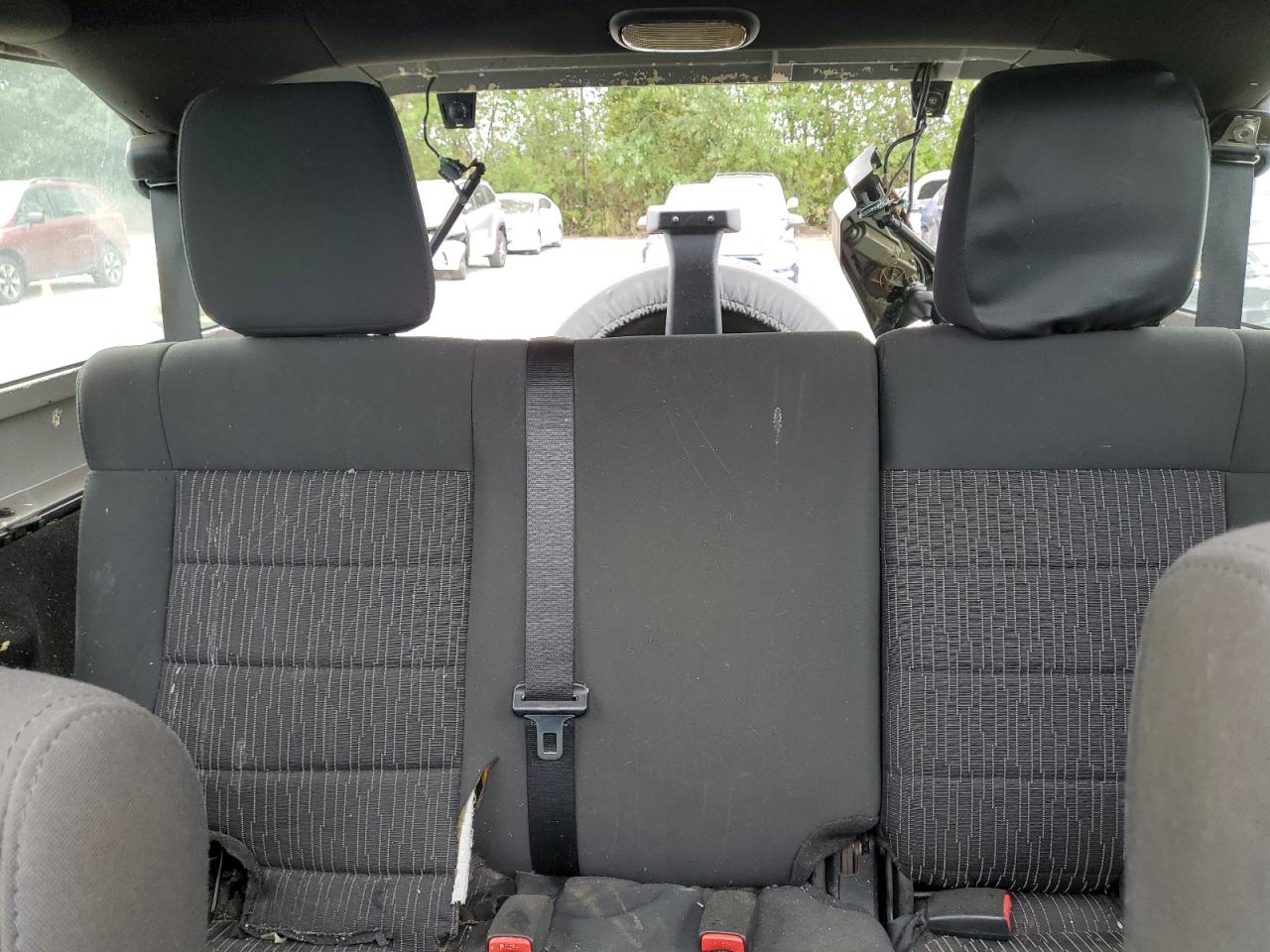 2012 Jeep Wrangler Unlimited Sport VIN: 1C4BJWDG5CL120301 Lot: 65282375