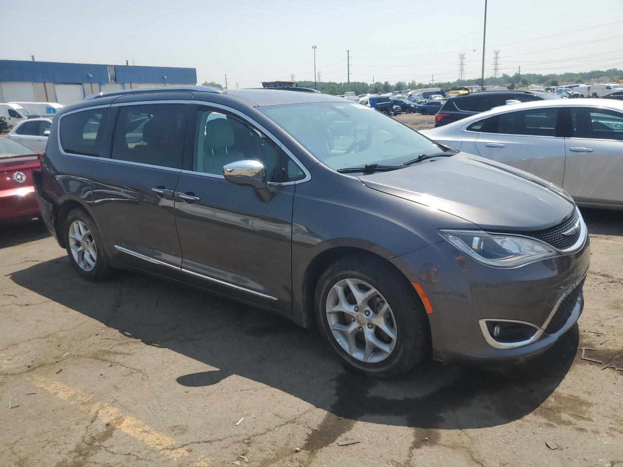 2020 Chrysler Pacifica Limited VIN: 2C4RC1GG5LR135735 Lot: 64766805