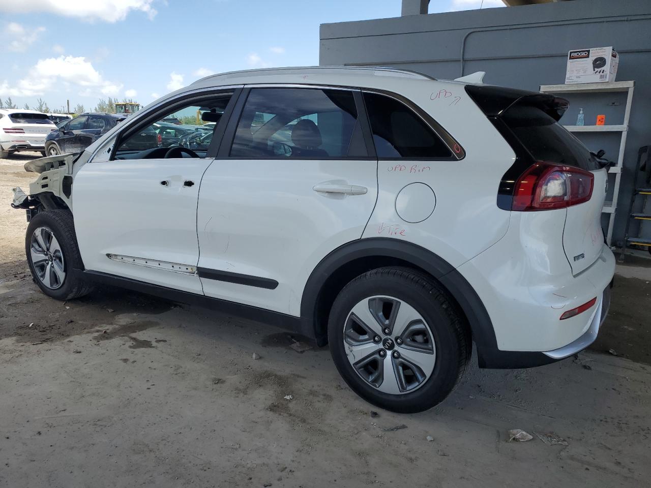 kndcb3lc7k5217193 KNDCB3LC7K5217193 2019 Kia Niro Fe