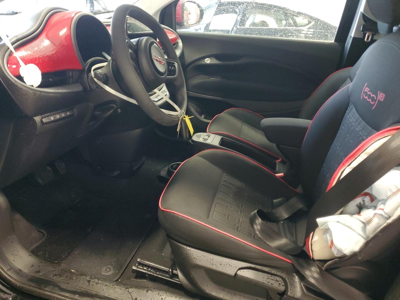 2024 Fiat 500 E Red VIN: ZFAFFAA46RX217208 Lot: 66848505