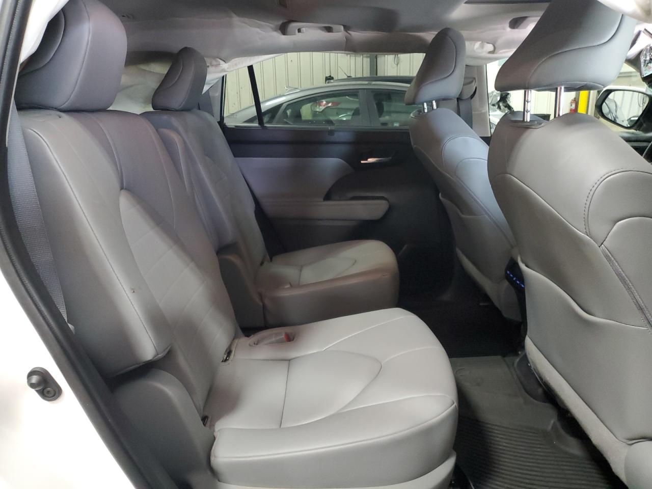 2021 Toyota Highlander Xle VIN: 5TDHZRBH0MS083285 Lot: 64098135