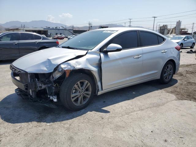 Sedans HYUNDAI ELANTRA 2017 Srebrny