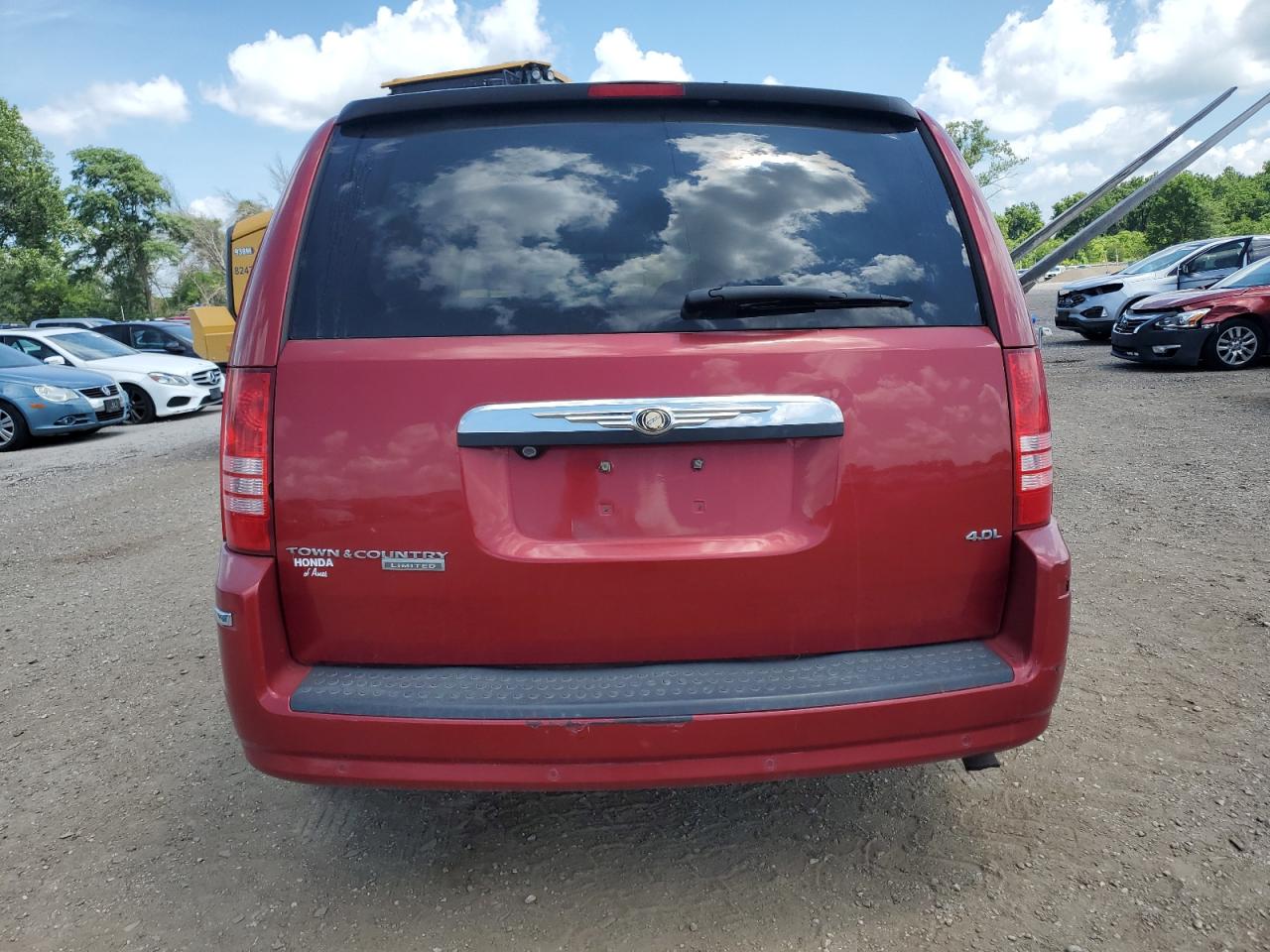 2008 Chrysler Town & Country Limited VIN: 2A8HR64X88R137085 Lot: 64666095