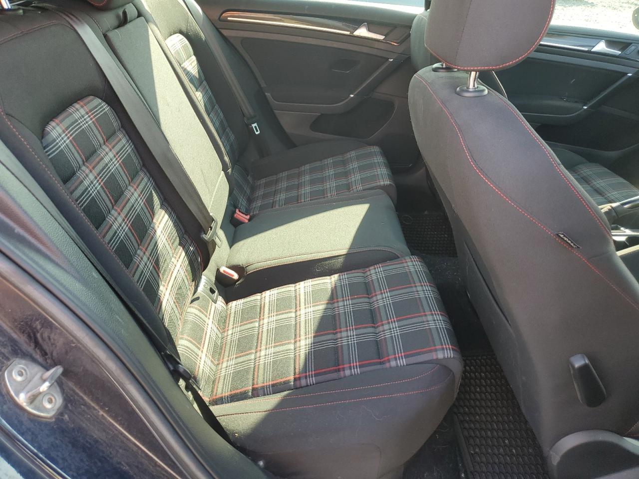 3vw547au5hm068272 3VW547AU5HM068272 2017 Volkswagen Gti Sport