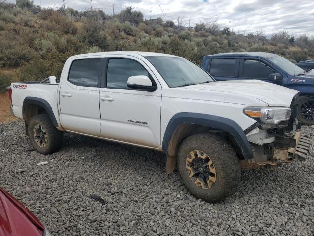  TOYOTA TACOMA 2017 Белы