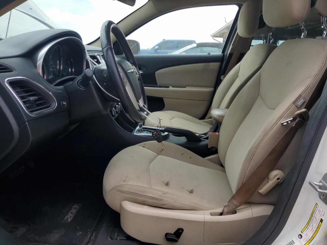 2013 Chrysler 200 Touring VIN: 1C3CCBBB2DN615211 Lot: 93766715