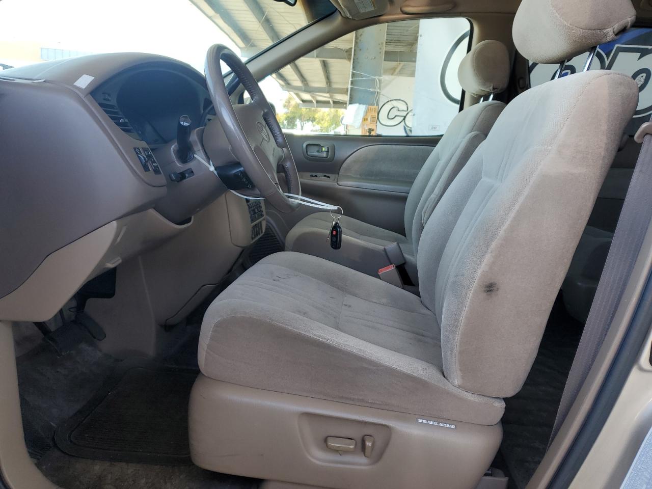 2002 Toyota Sienna Le VIN: 4T3ZF13C62U455029 Lot: 63062565