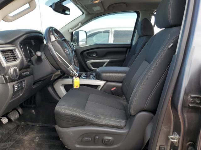  NISSAN TITAN 2018 Szary
