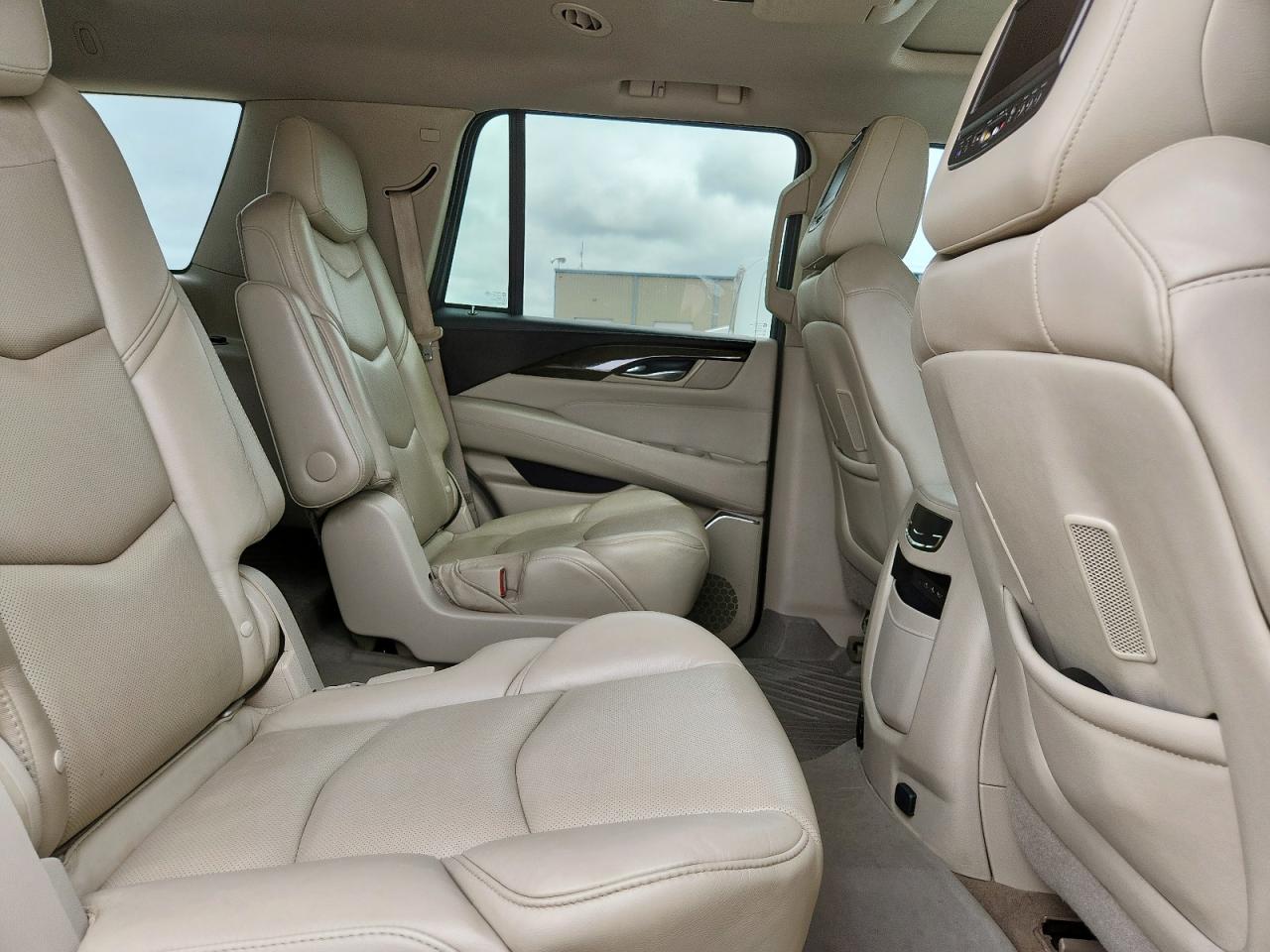 2018 Cadillac Escalade Premium Luxury VIN: 1GYS4CKJ9JR191879 Lot: 64717525