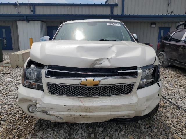  CHEVROLET SUBURBAN 2013 Cream