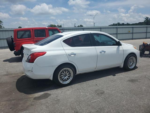 Sedans NISSAN VERSA 2013 Biały