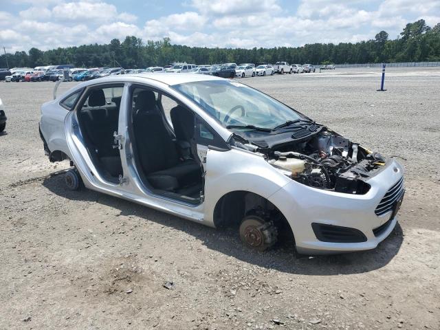  FORD FIESTA 2018 Серебристый