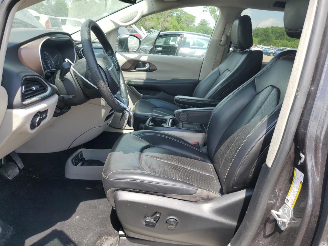 2020 Chrysler Voyager Lxi VIN: 2C4RC1DG5LR261257 Lot: 64082755