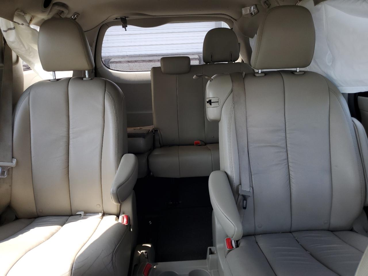 2011 Toyota Sienna Xle VIN: 5TDYK3DC6BS061906 Lot: 64400155