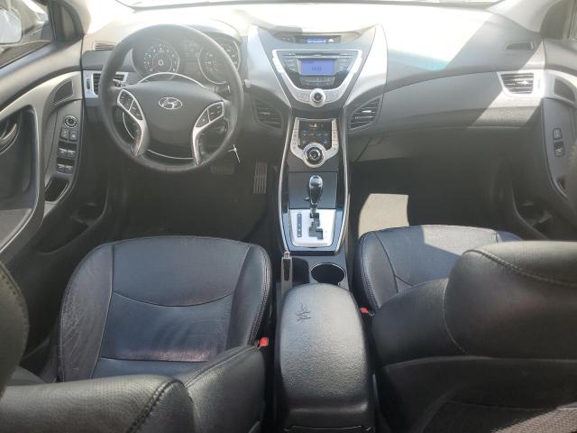 Sedans HYUNDAI ELANTRA 2012 Biały