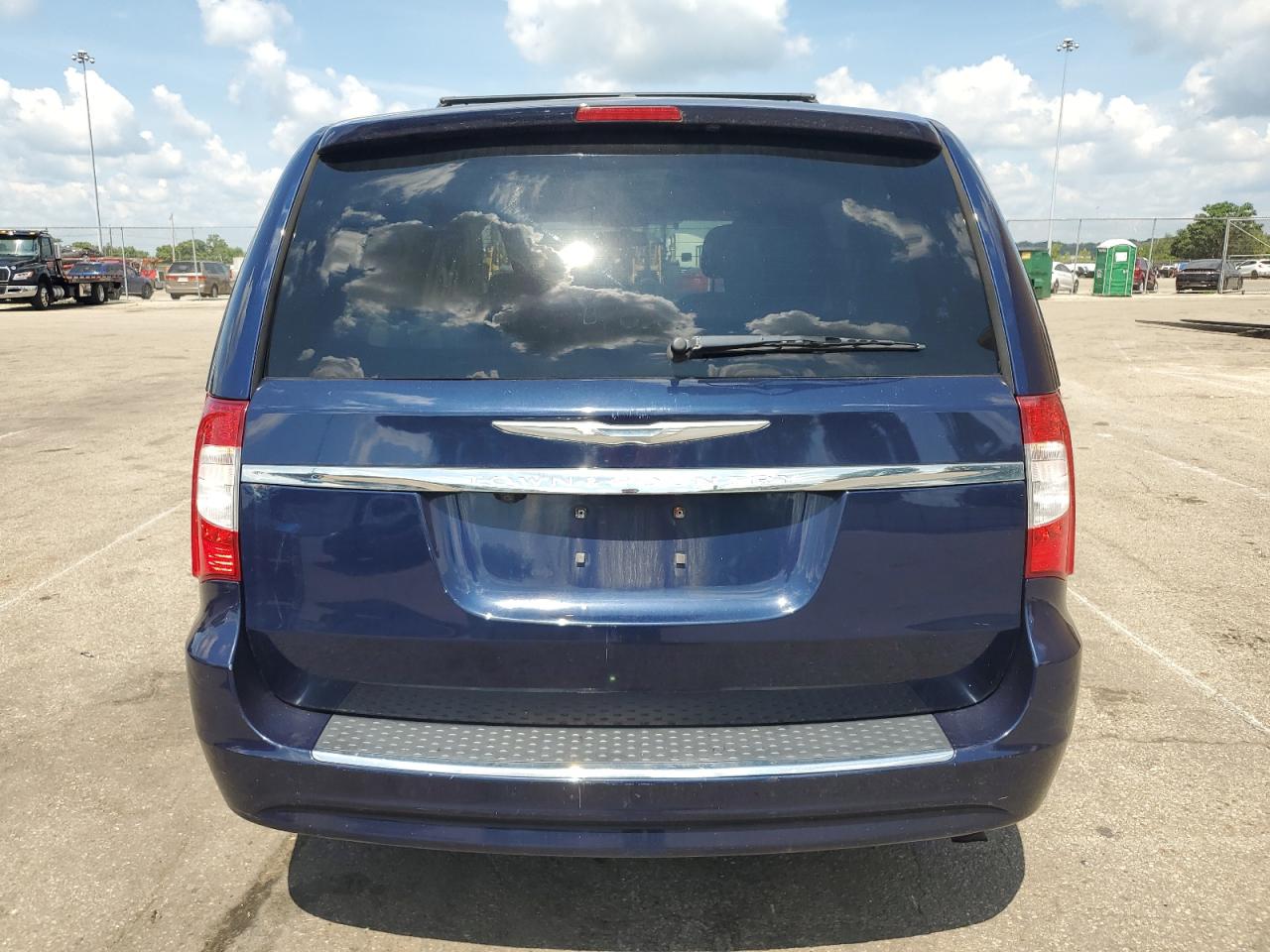 2016 Chrysler Town & Country Touring VIN: 2C4RC1BG5GR121895 Lot: 64505535