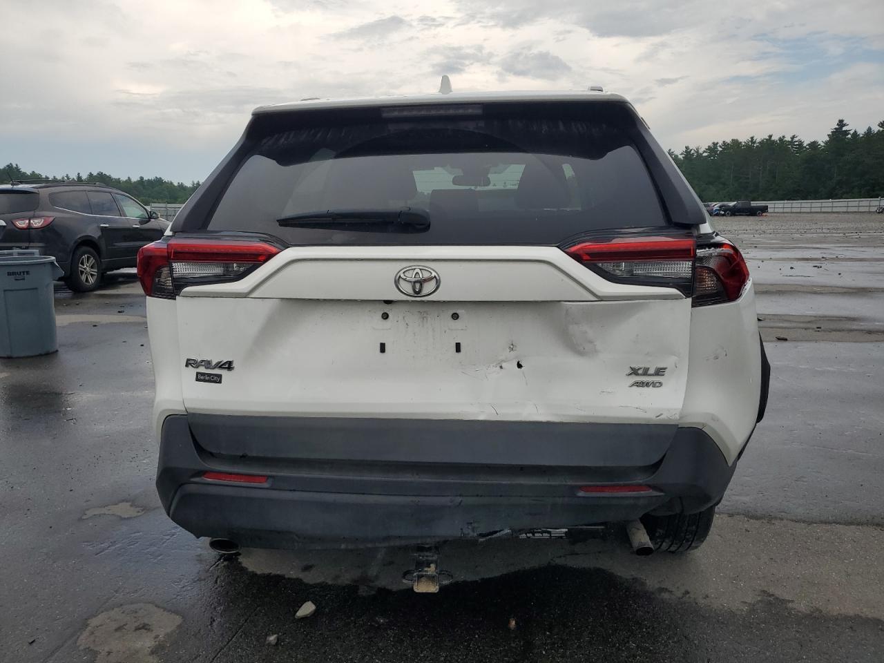 2020 Toyota Rav4 Xle VIN: 2T3P1RFV5LW086392 Lot: 64812135