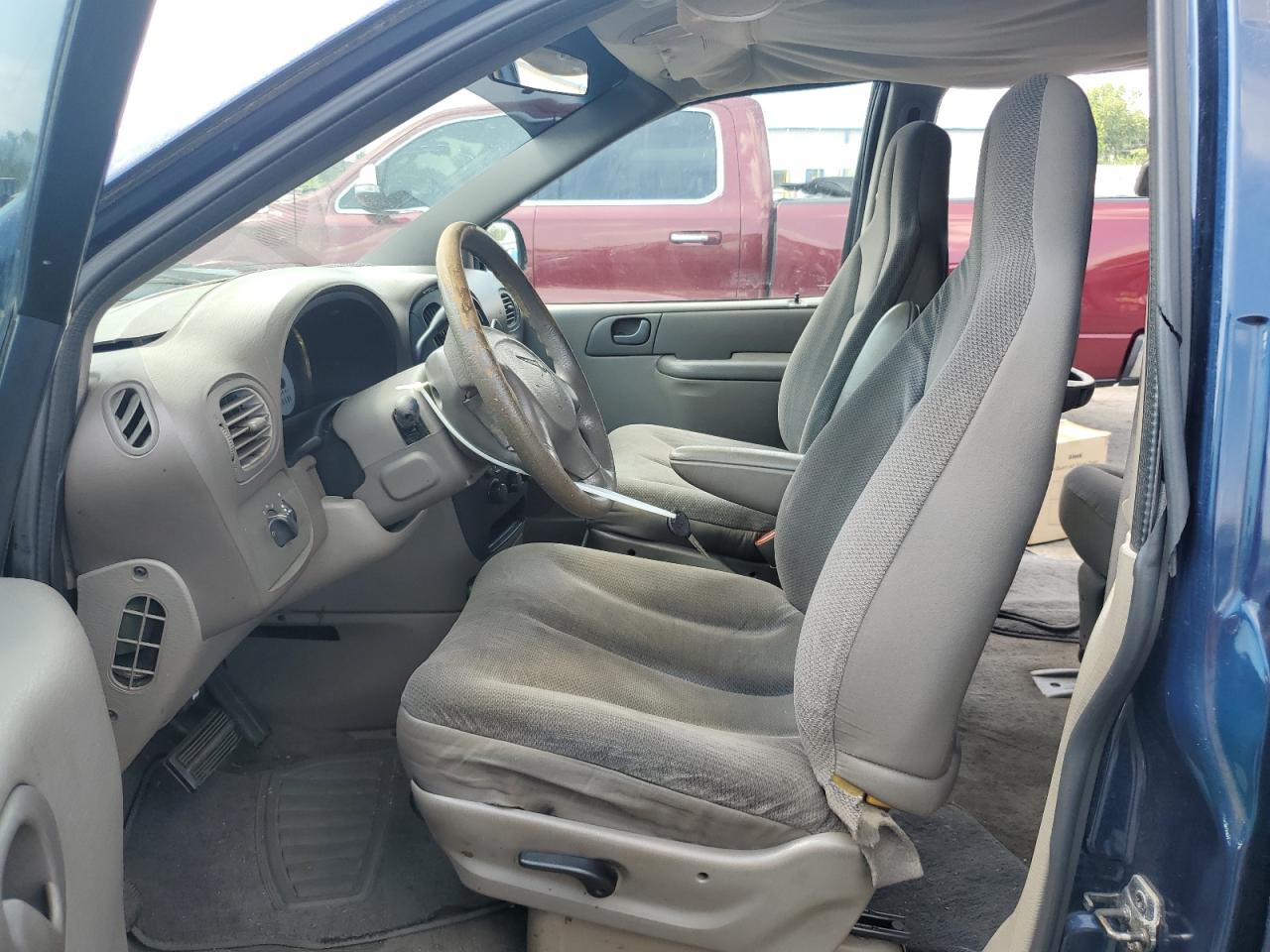 2001 Chrysler Voyager VIN: 1C4GJ25B31B137117 Lot: 64431805
