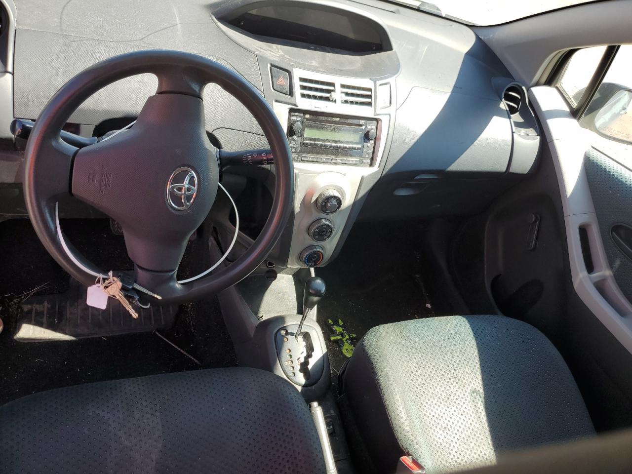 2008 Toyota Yaris VIN: JTDJT923885194038 Lot: 63924575