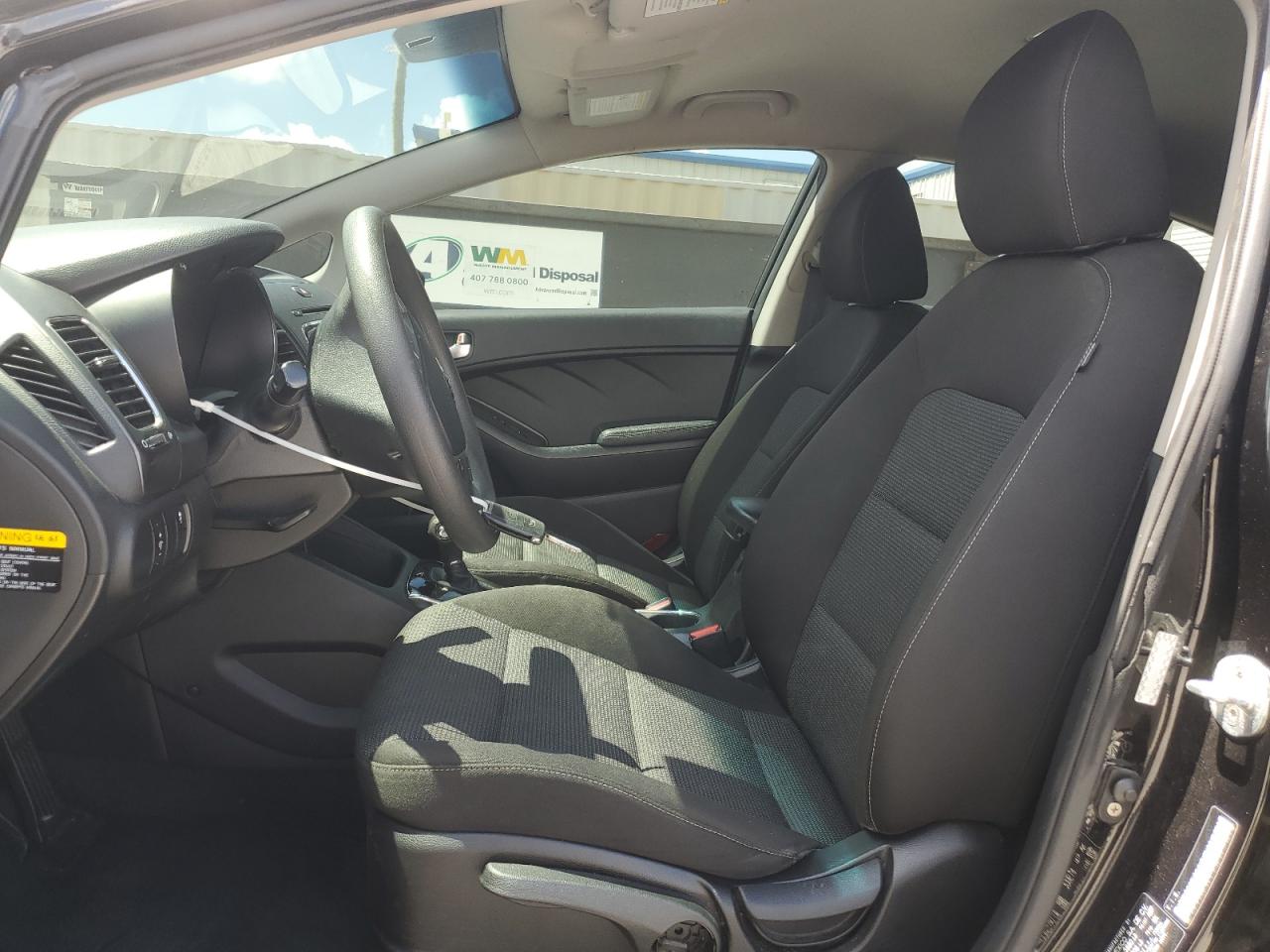 3kpfk4a70he017634 3KPFK4A70HE017634 2017 Kia Forte Lx