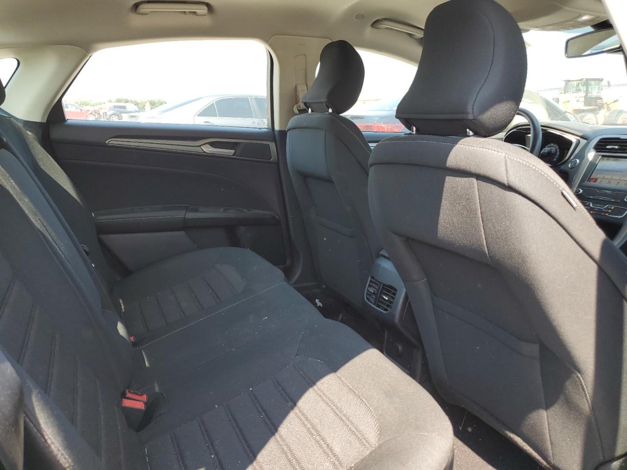 2019 Ford Fusion Se VIN: 3FA6P0LU1KR263997 Lot: 54066185