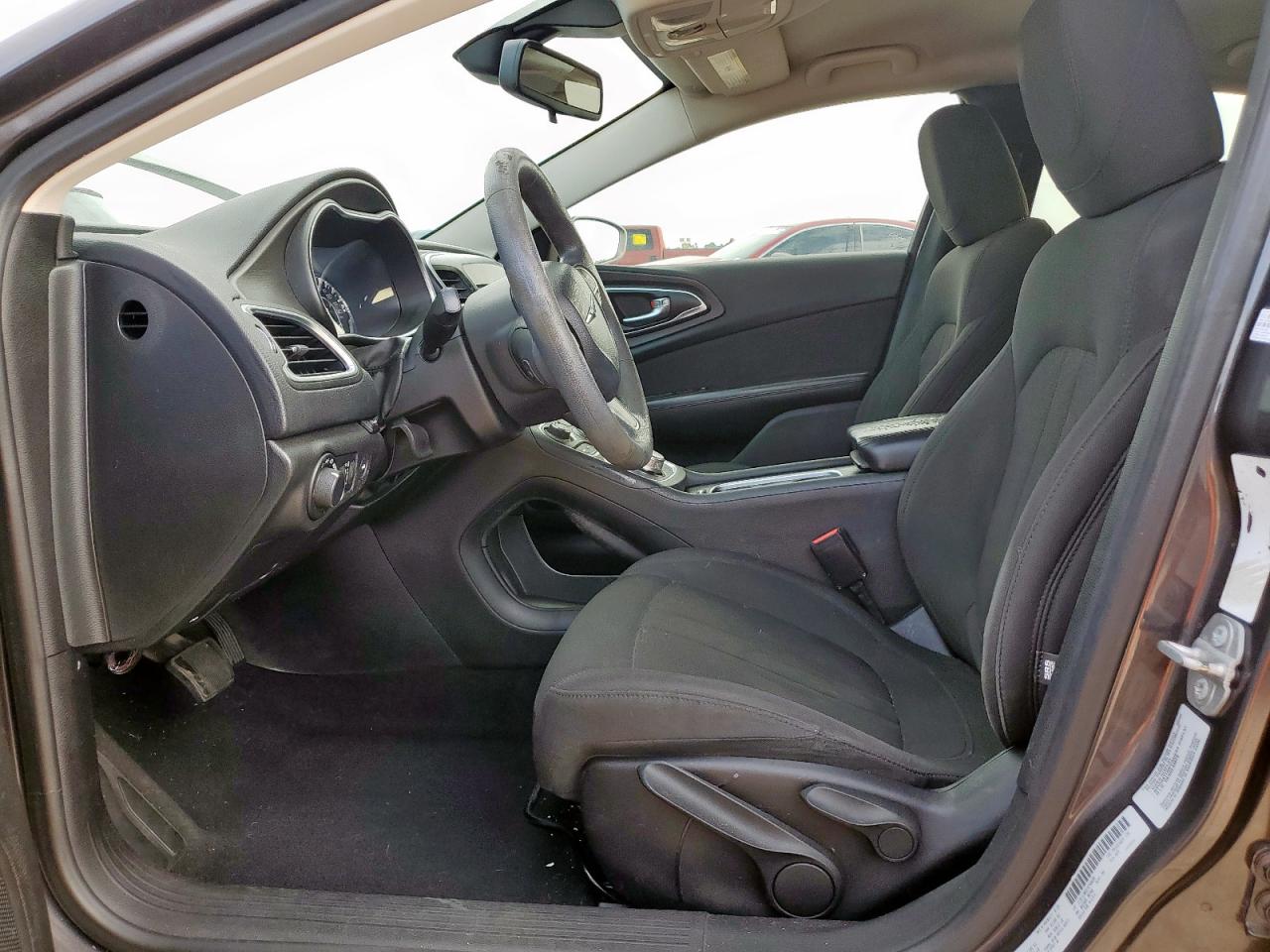2015 Chrysler 200 Limited VIN: 1C3CCCAB2FN748030 Lot: 63711365