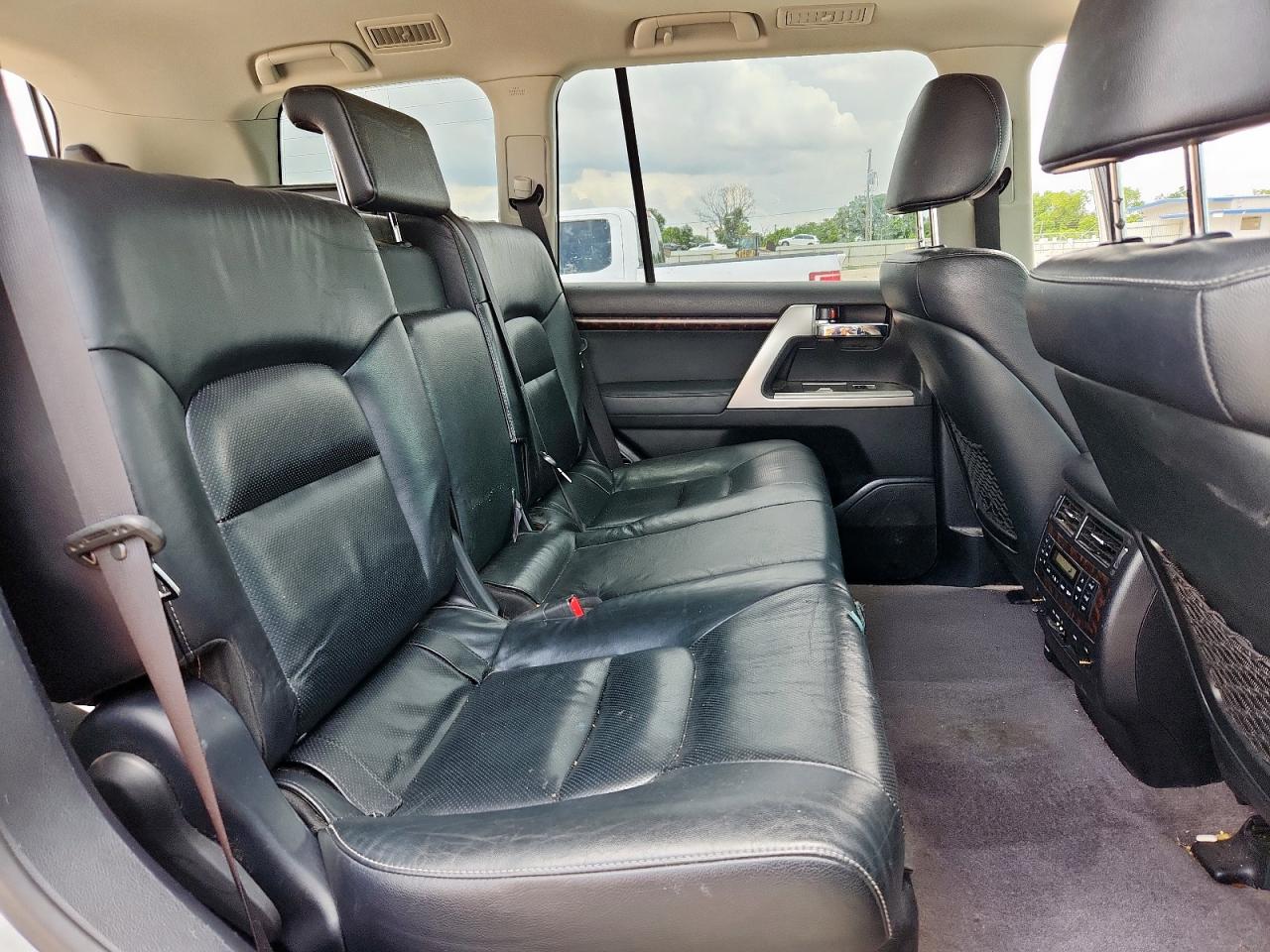 2014 Toyota Land Cruiser VIN: JTMHY7AJ3E4025745 Lot: 63380235