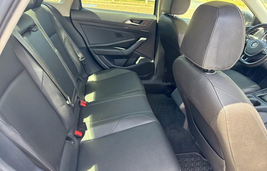  VOLKSWAGEN JETTA 2019 Szary