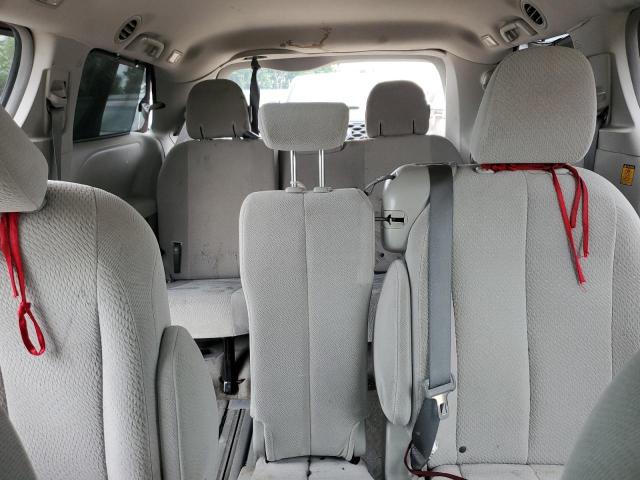 2013 TOYOTA SIENNA LE  