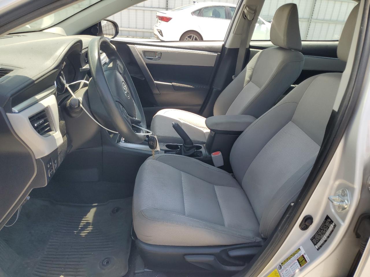 2015 Toyota Corolla L VIN: 5YFBURHEXFP229687 Lot: 65363825