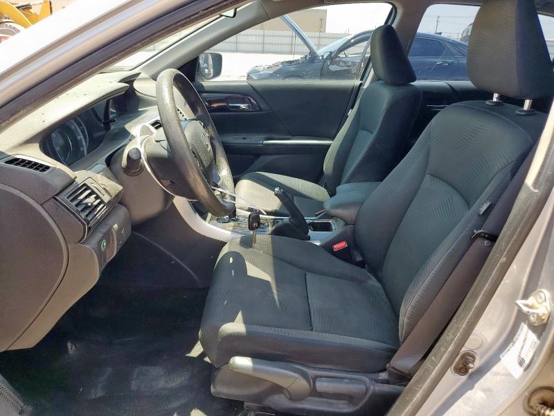 Sedans HONDA ACCORD 2017 Srebrny