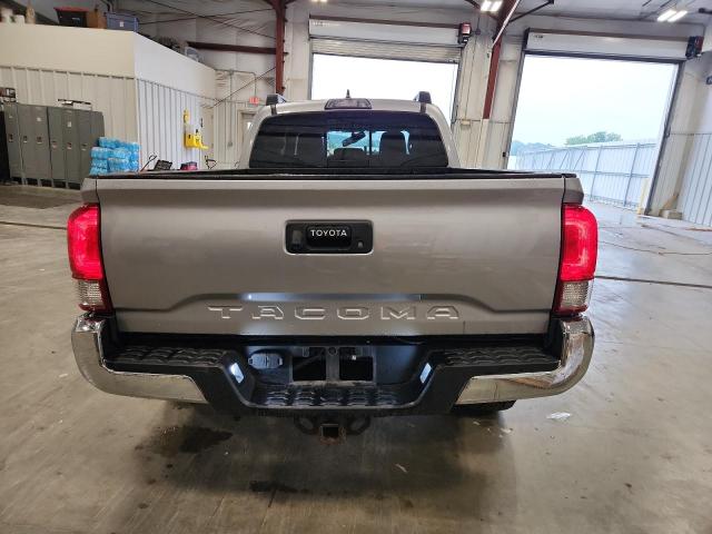  TOYOTA TACOMA 2017 Silver