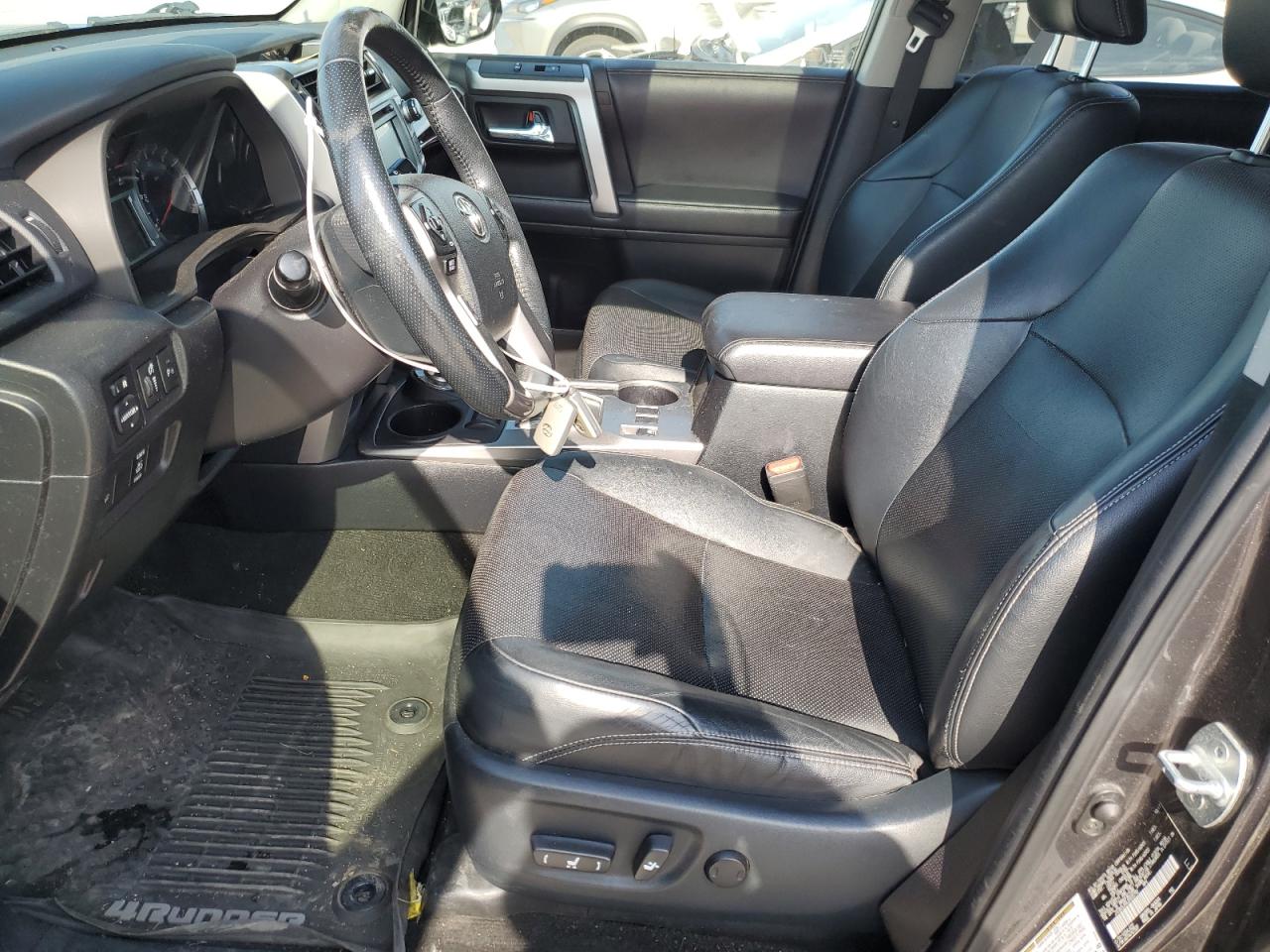 2018 Toyota 4Runner Sr5/Sr5 Premium VIN: JTEBU5JR8J5505792 Lot: 63317385