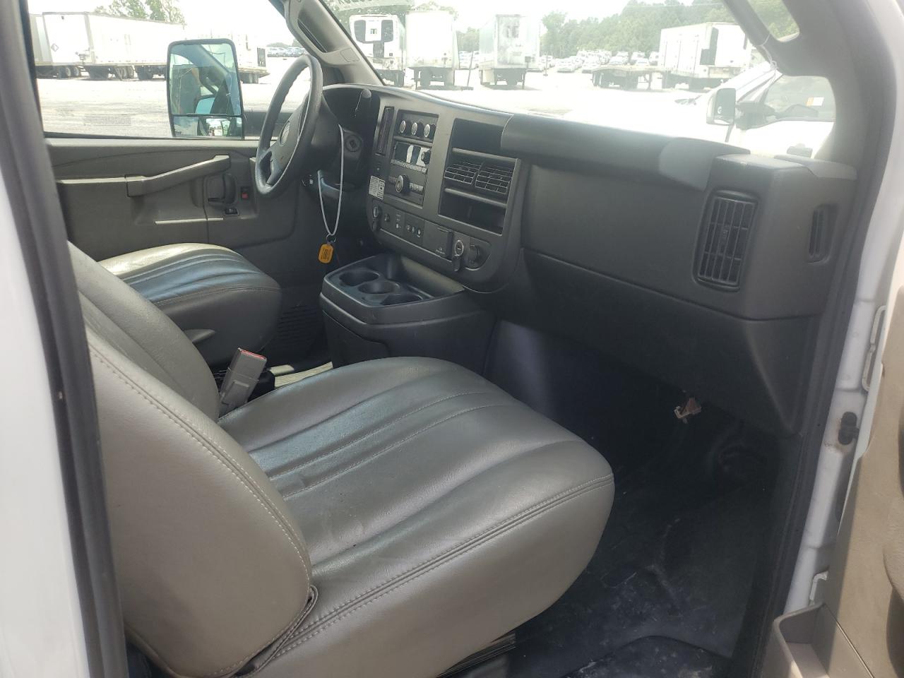 2022 GMC Savana Cutaway G3500 VIN: 7GZ37TC78NN009240 Lot: 65621845