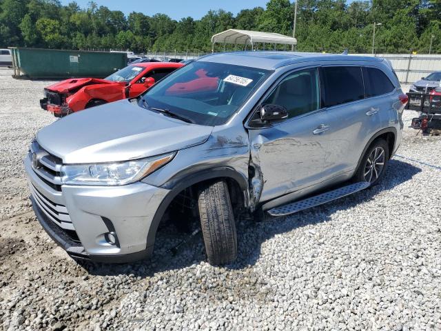  TOYOTA HIGHLANDER 2018 Серебристый