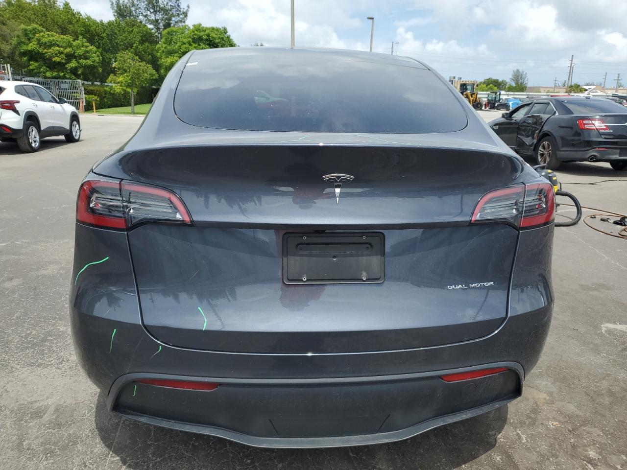 2023 Tesla Model Y VIN: 7SAYGDEE3PF842887 Lot: 64468475