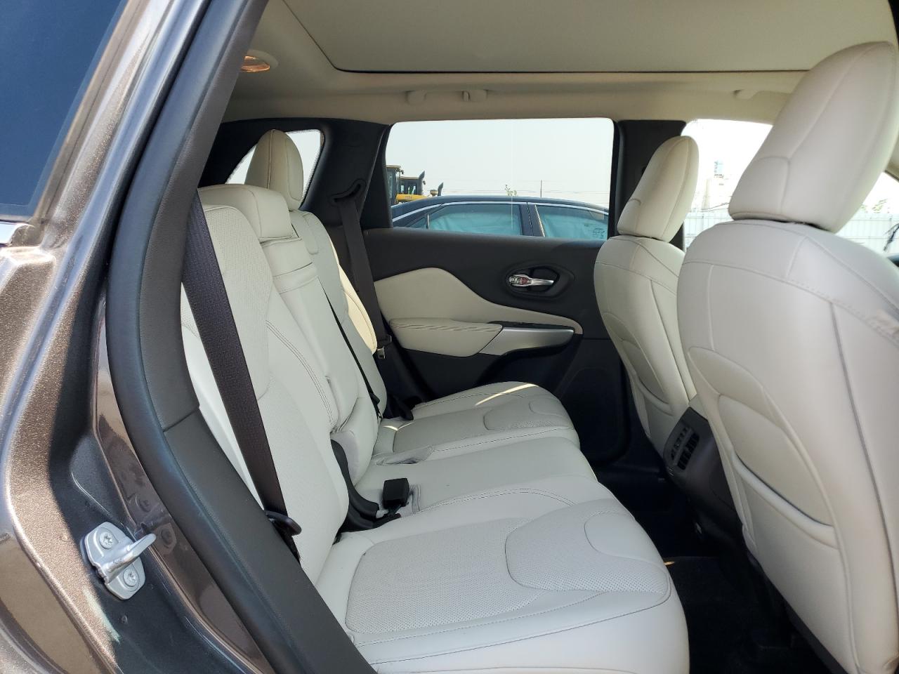 2018 Jeep Cherokee Overland VIN: 1C4PJMJXXJD516231 Lot: 67133315