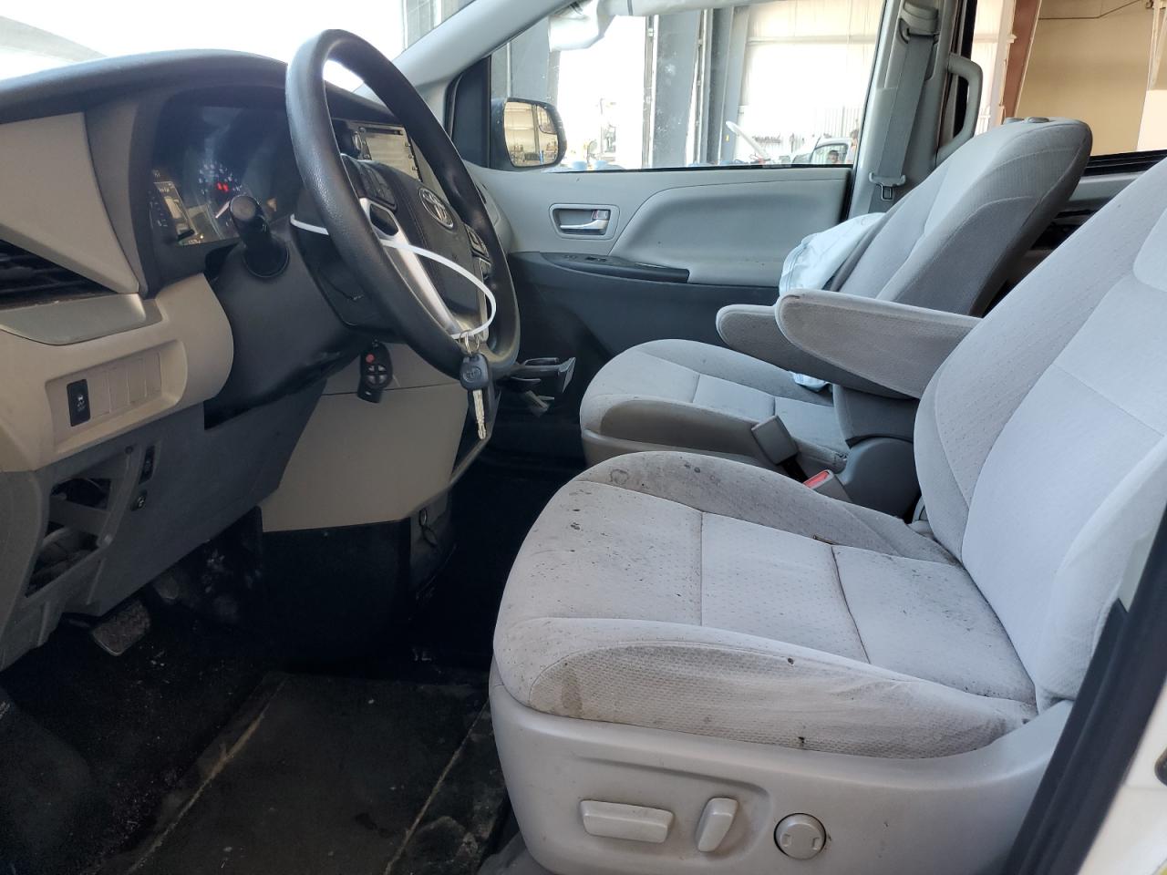 2020 Toyota Sienna Le VIN: 5TDKZ3DC2LS081721 Lot: 63056365