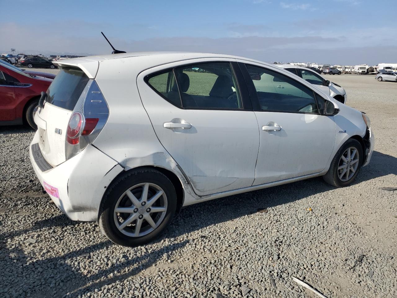 2013 Toyota Prius C VIN: JTDKDTB33D1032625 Lot: 66333175