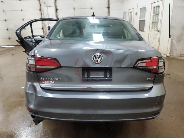 Sedans VOLKSWAGEN JETTA 2017 Szary