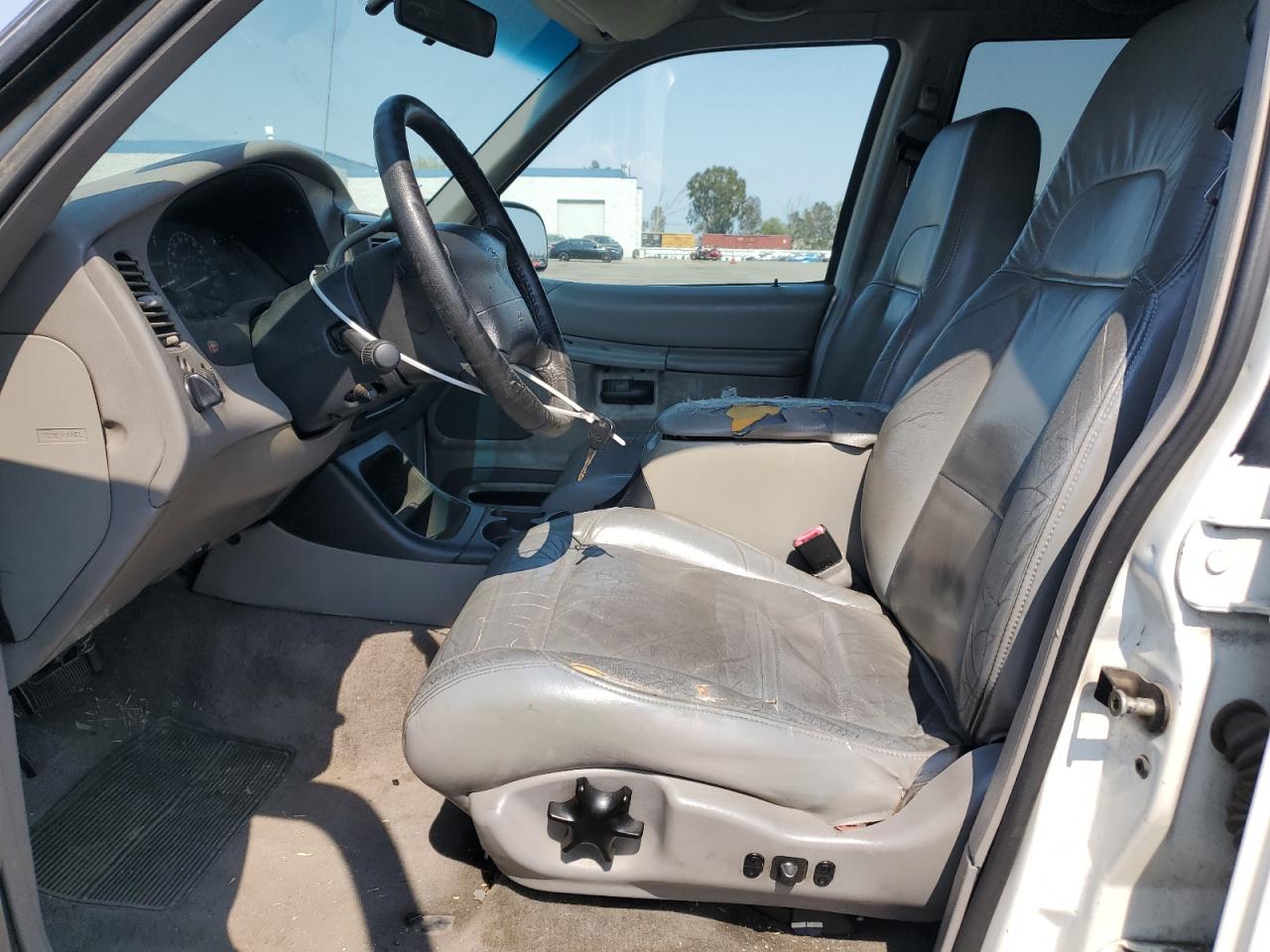 1999 Ford Explorer VIN: 1FMZU32P8XZA65400 Lot: 64863835