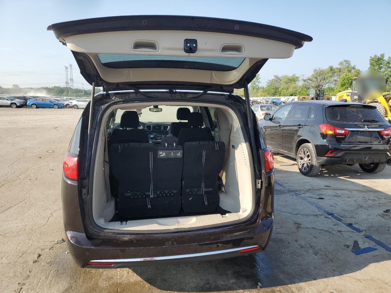 2018 Chrysler Pacifica Touring Plus VIN: 2C4RC1FG4JR123641 Lot: 63575425